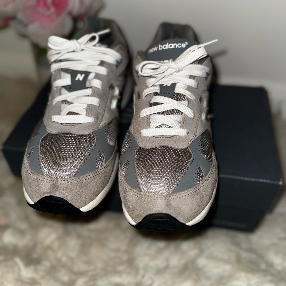 NEW BALANCE 993 Sz:7 Big Kids. Great condition, authentic, comes with/box - Picture 5 of 12